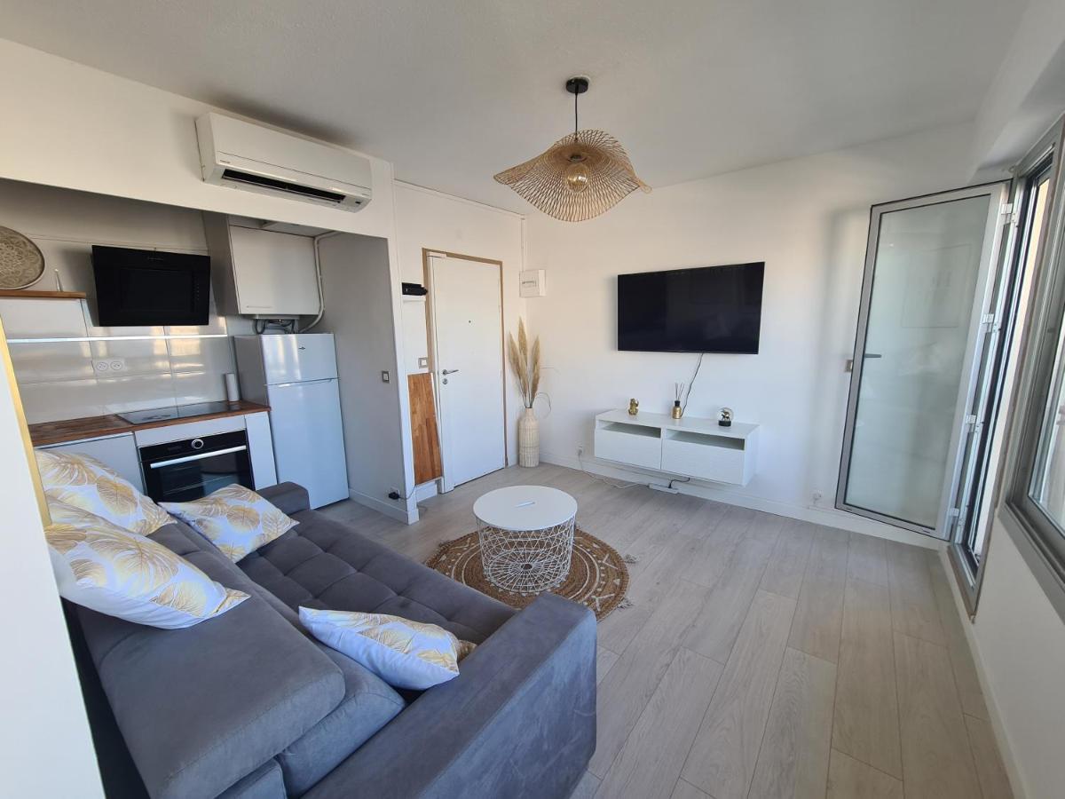 Appartement Lumineux Avec Vue Sur Mer A 50 M De La Plage Et Du Centre Ла-Гранд-Мот Экстерьер фото
